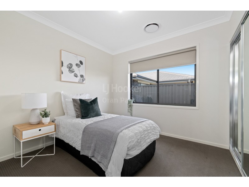 6 Austen Circuit, Oran Park NSW 2570