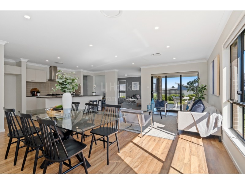 6 Austen Circuit, Oran Park NSW 2570