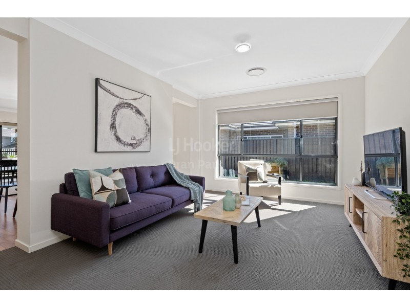 6 Austen Circuit, Oran Park NSW 2570