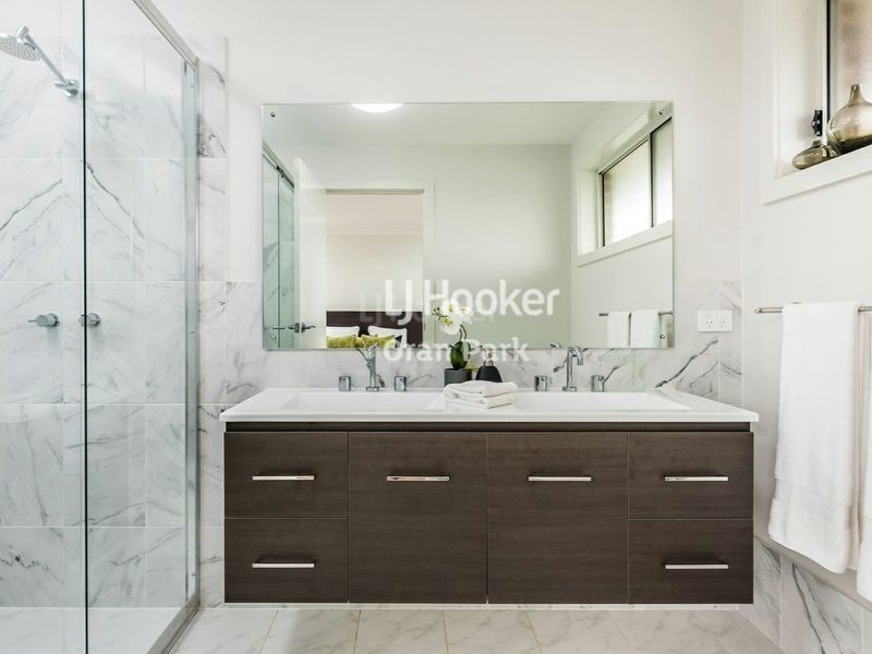 17 Davidson Street, Oran Park NSW 2570