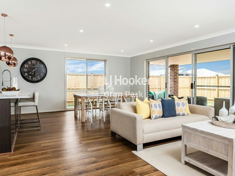 17 Davidson Street, Oran Park NSW 2570