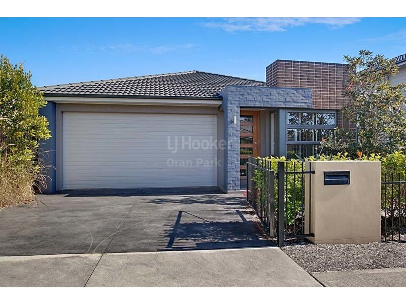 6 Bond Street, Oran Park NSW 2570
