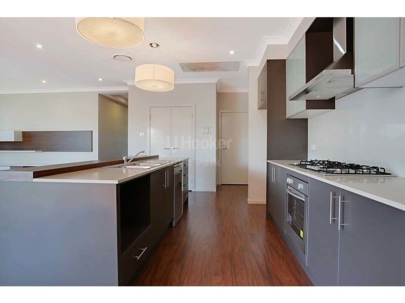 6 Bond Street, Oran Park NSW 2570