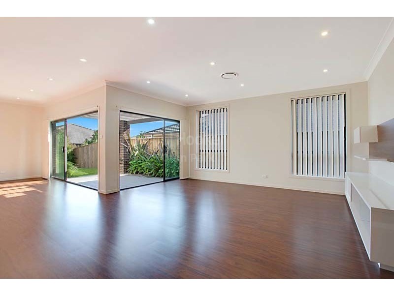 6 Bond Street, Oran Park NSW 2570