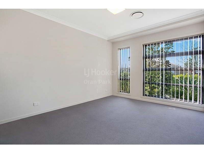 6 Bond Street, Oran Park NSW 2570