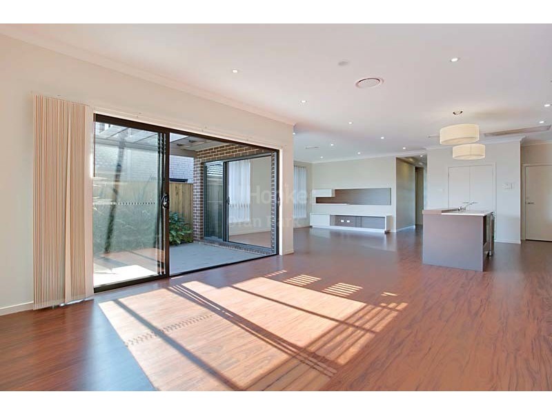 6 Bond Street, Oran Park NSW 2570