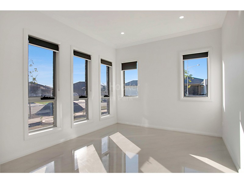 4B Richards Loop, Oran Park NSW 2570