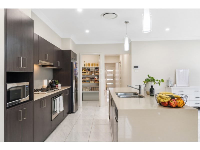 9 Gale Street, Oran Park NSW 2570