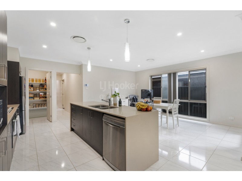 9 Gale Street, Oran Park NSW 2570