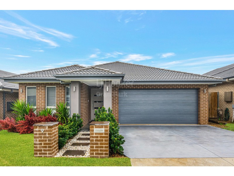 9 Gale Street, Oran Park NSW 2570