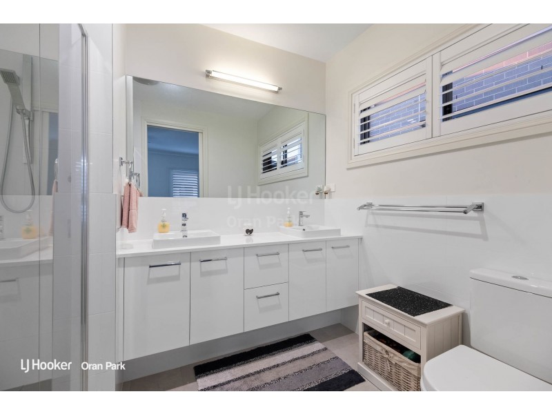 6 Allen Street, Oran Park NSW 2570