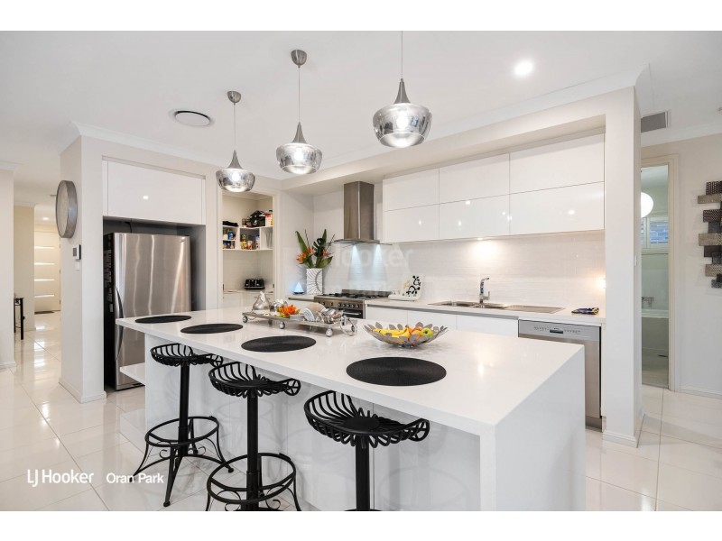 6 Allen Street, Oran Park NSW 2570