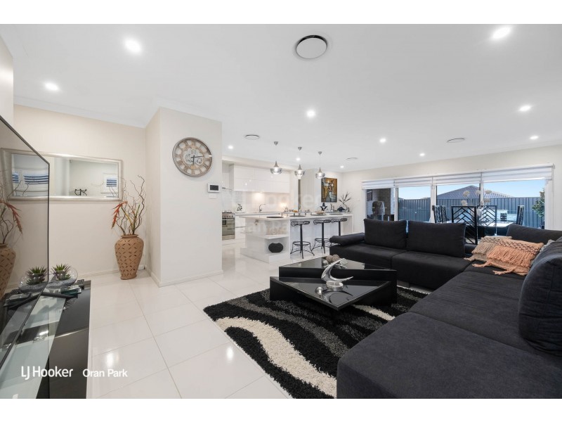 6 Allen Street, Oran Park NSW 2570