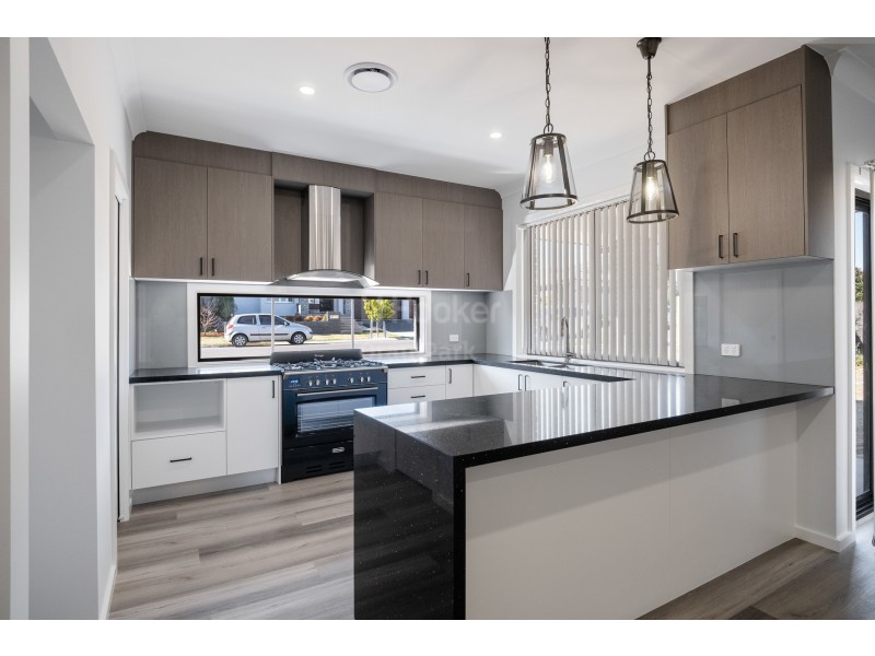 24 Parsons Grove, Oran Park NSW 2570