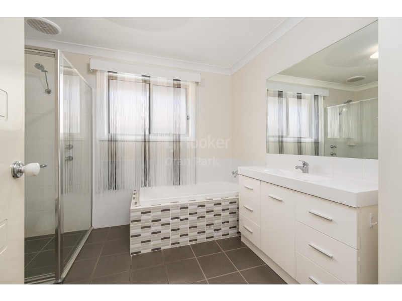 34 Bond Street, Oran Park NSW 2570