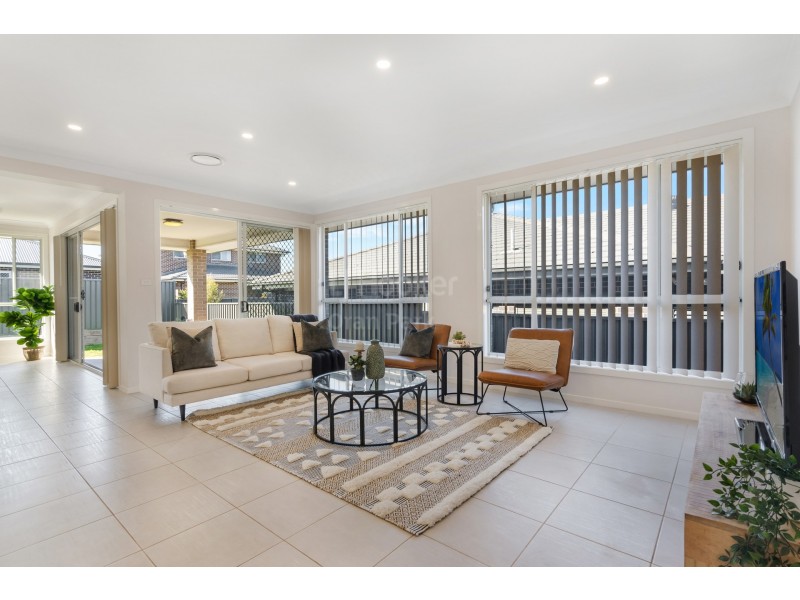 6 Holden Drive, Oran Park NSW 2570