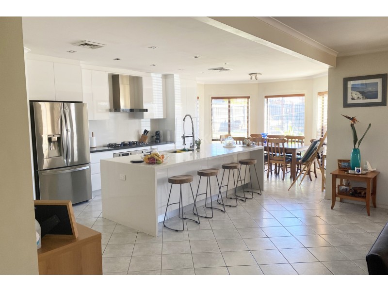 5 San Marino Drive, Prestons NSW 2170