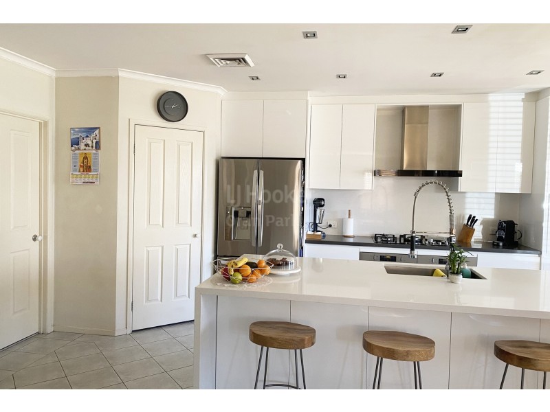 5 San Marino Drive, Prestons NSW 2170