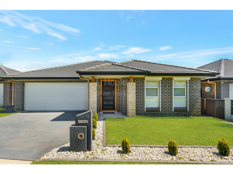 33 Bourne Ridge, Oran Park NSW 2570