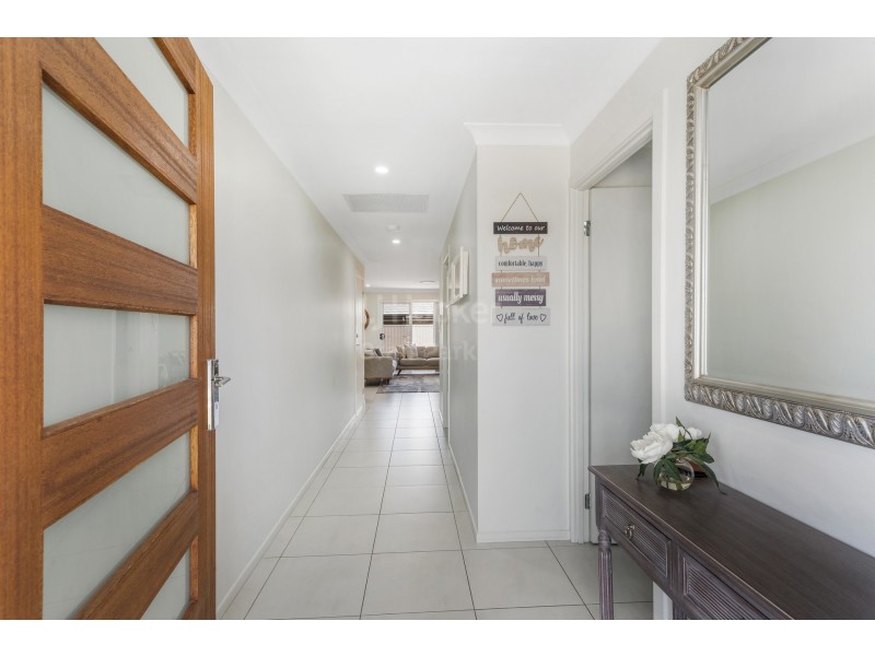 33 Bourne Ridge, Oran Park NSW 2570