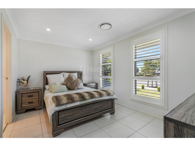 33 Bourne Ridge, Oran Park NSW 2570