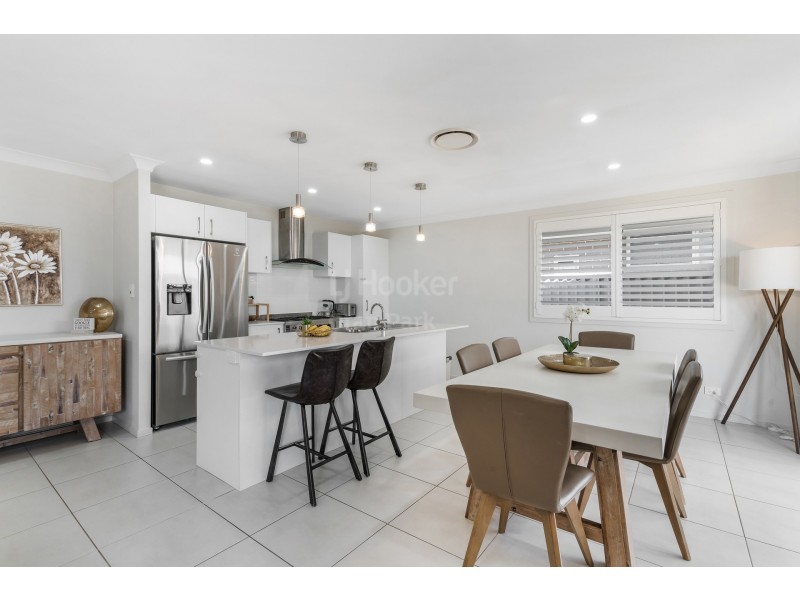 33 Bourne Ridge, Oran Park NSW 2570