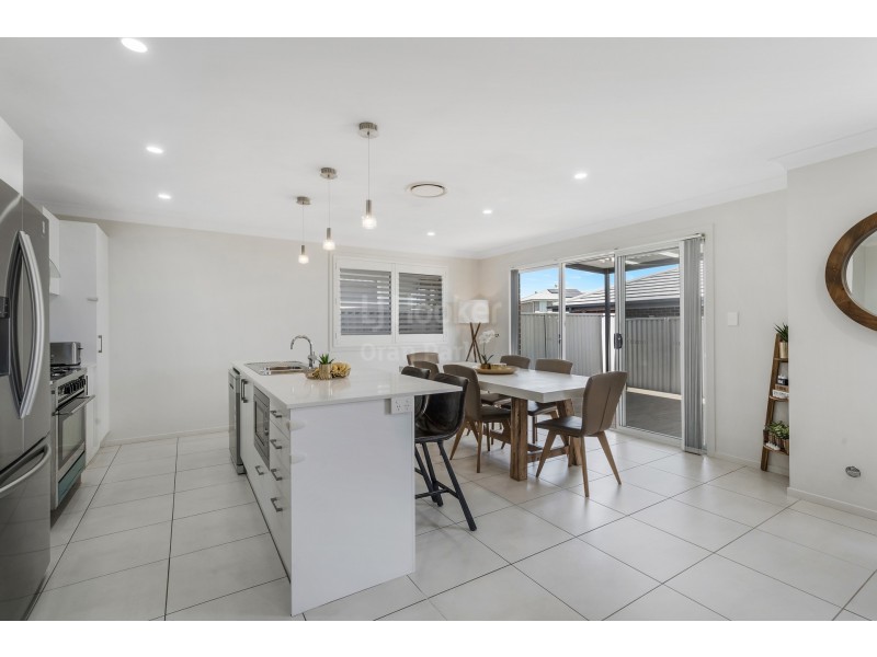 33 Bourne Ridge, Oran Park NSW 2570