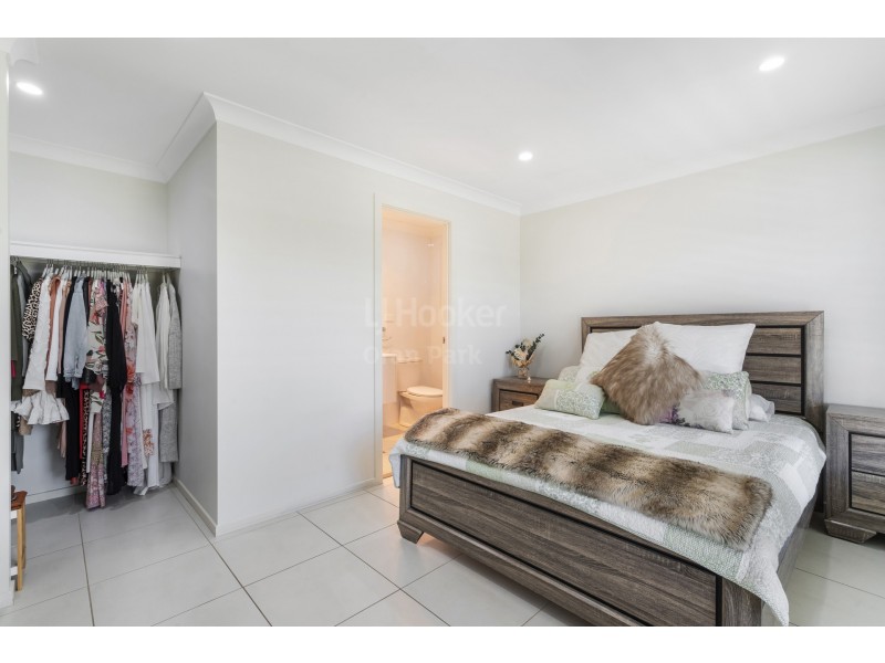 33 Bourne Ridge, Oran Park NSW 2570