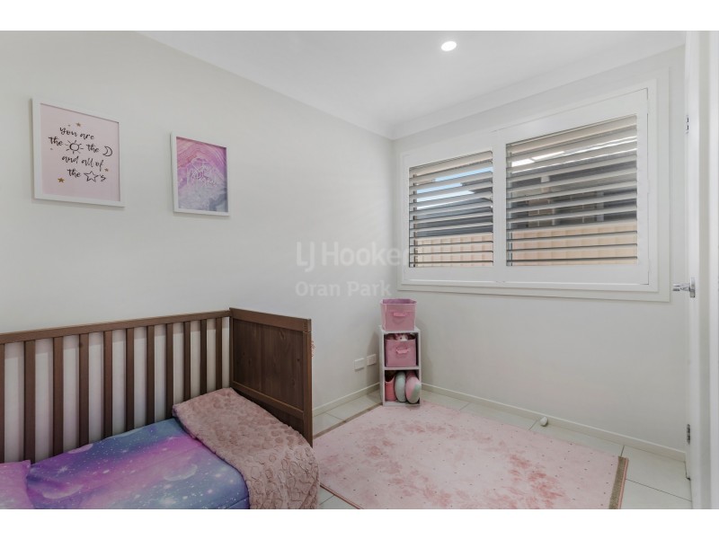 33 Bourne Ridge, Oran Park NSW 2570