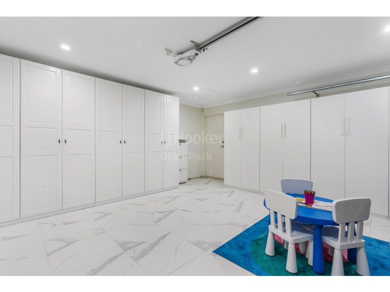 33 Bourne Ridge, Oran Park NSW 2570