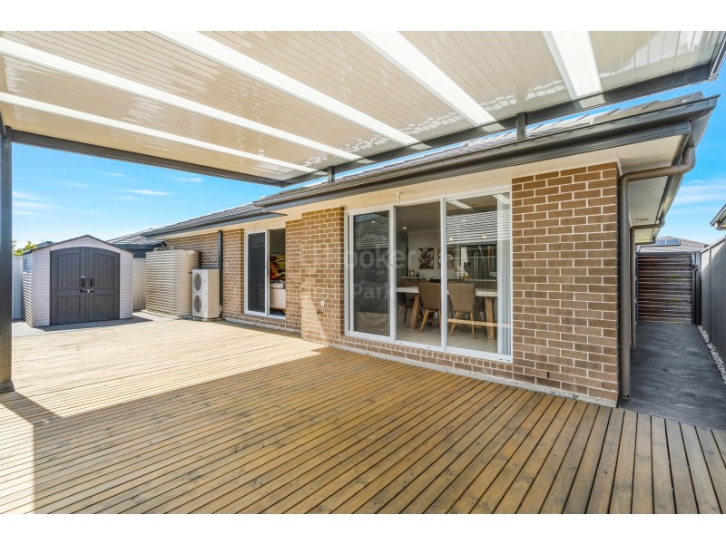 33 Bourne Ridge, Oran Park NSW 2570