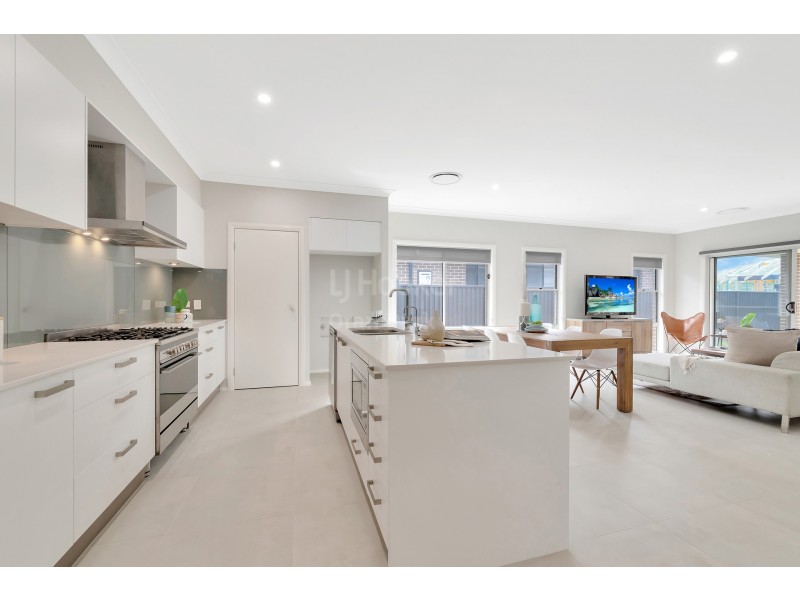 55 Courtney Loop, Oran Park NSW 2570