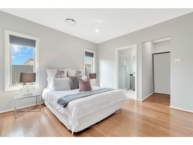 55 Courtney Loop, Oran Park NSW 2570