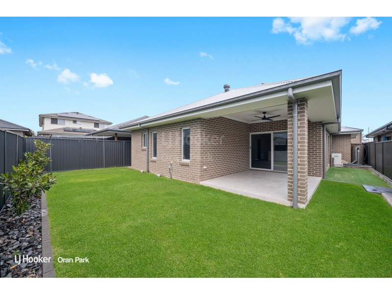 55 Courtney Loop, Oran Park NSW 2570