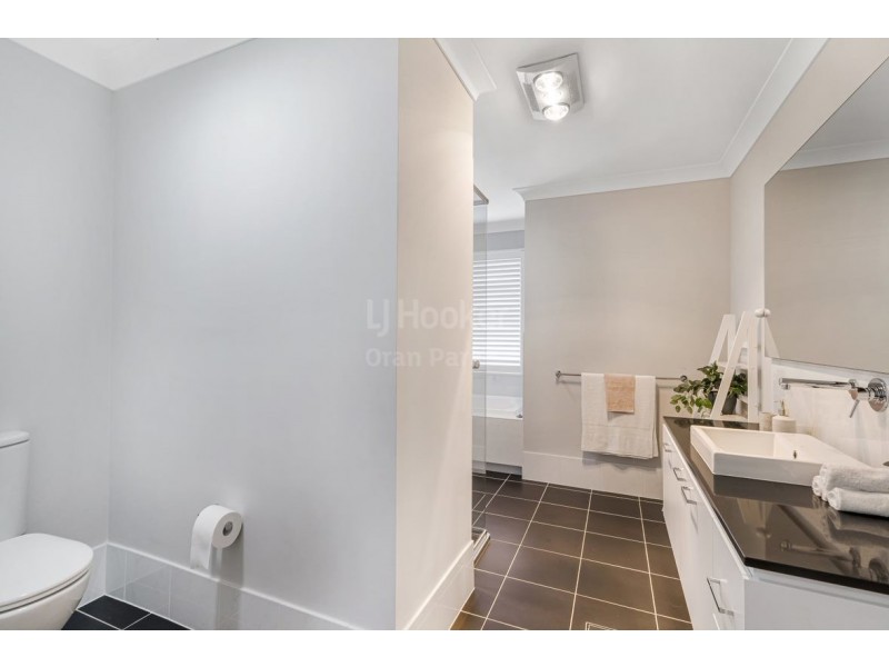 15 Doolan Crescent, Harrington Park NSW 2567