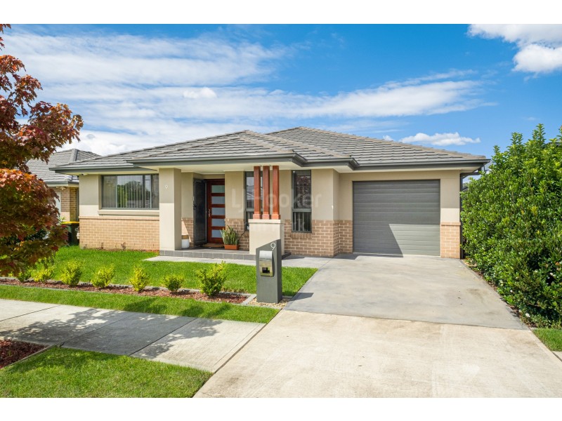 9 Banfield Drive, Oran Park NSW 2570