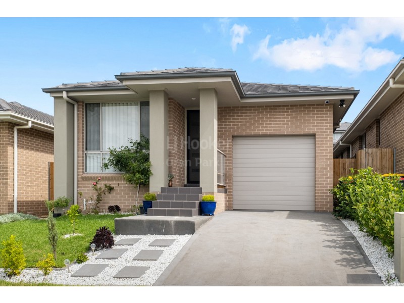 15 Drover Street, Oran Park NSW 2570