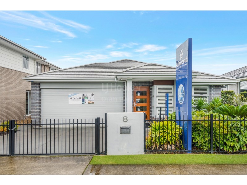 8 Webber Loop, Oran Park NSW 2570