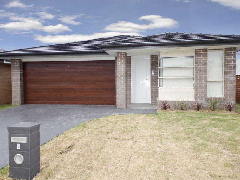 8 Ambrose Street, Oran Park NSW 2570