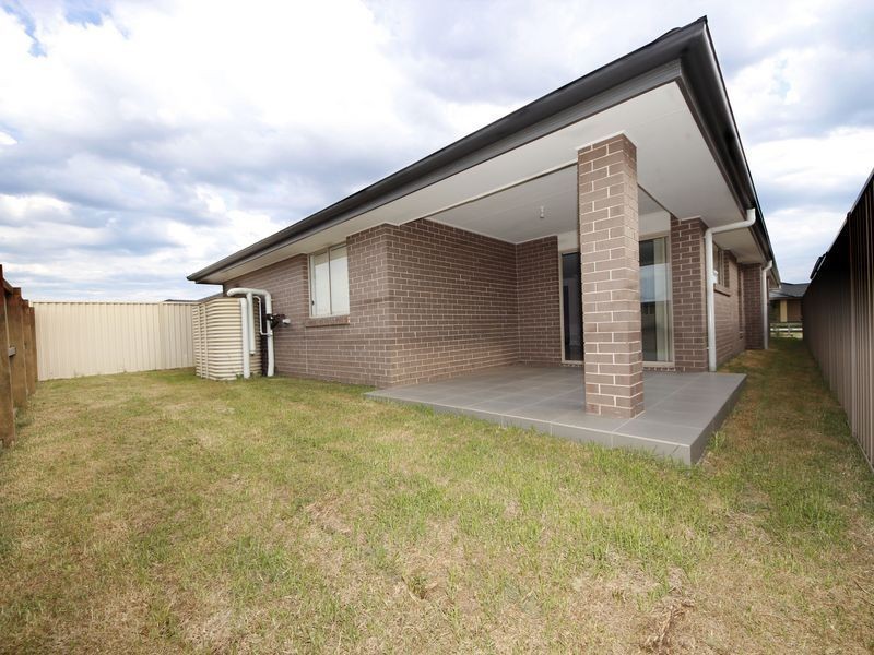 8 Ambrose Street, Oran Park NSW 2570