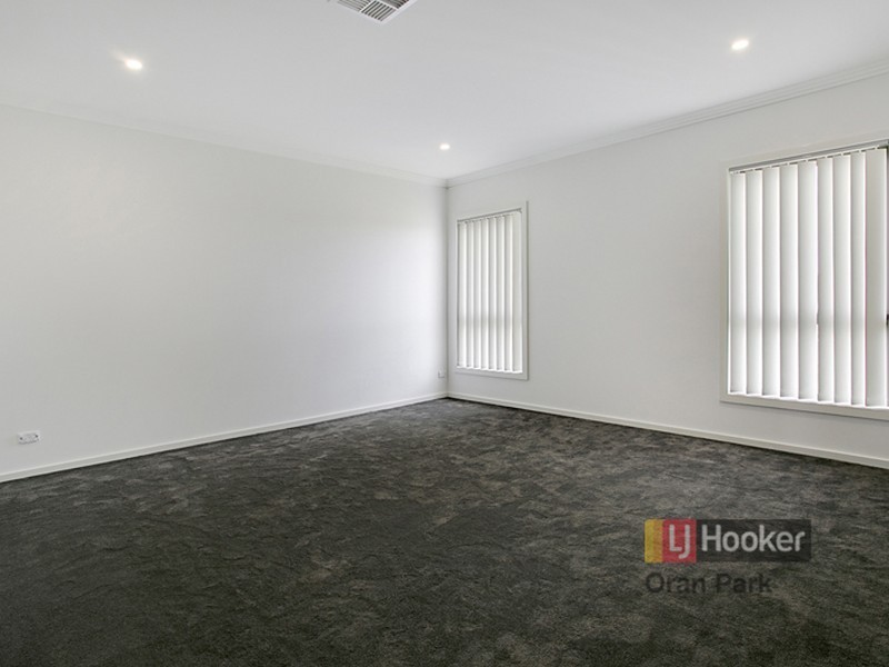 10 Austen Cct, Oran Park NSW 2570