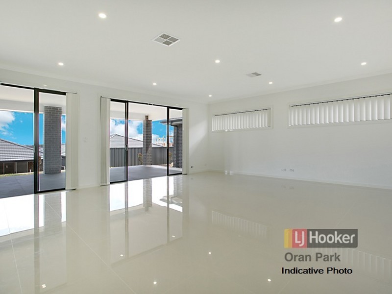 10 Austen Cct, Oran Park NSW 2570