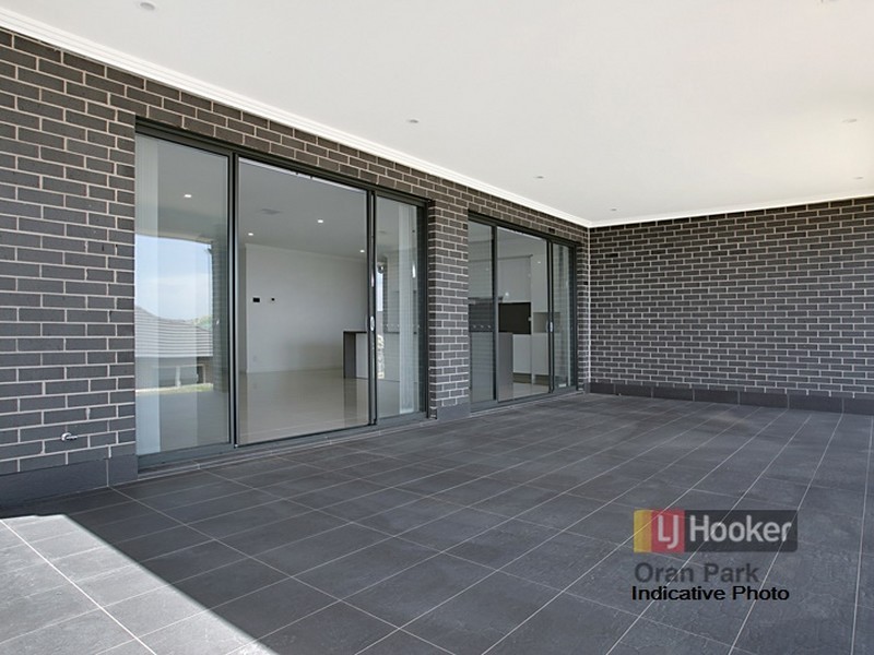 10 Austen Cct, Oran Park NSW 2570