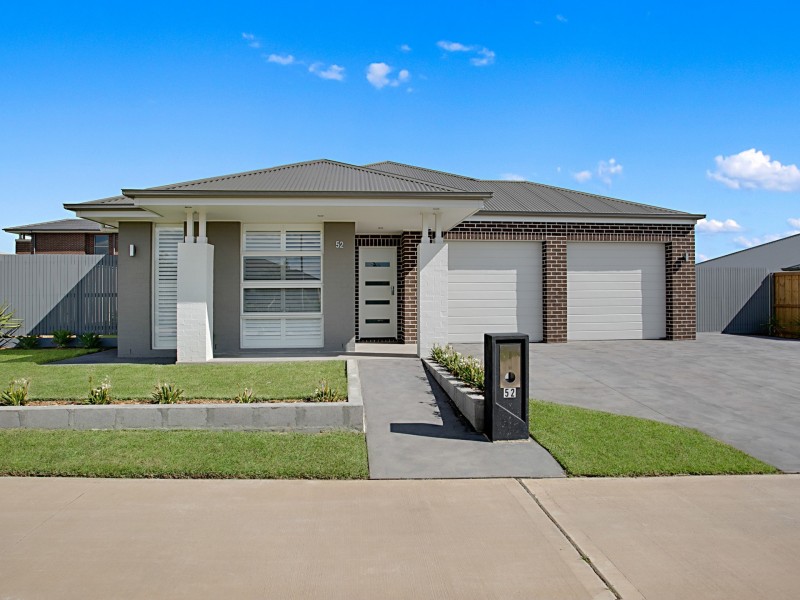 52 Richards Loop, Oran Park NSW 2570