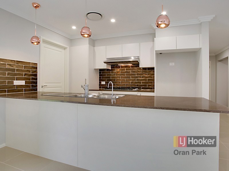 10 Tess Cct, Oran Park NSW 2570