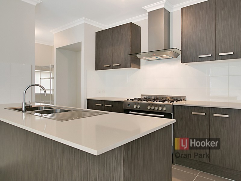 9 Holdsworth Street, Oran Park NSW 2570