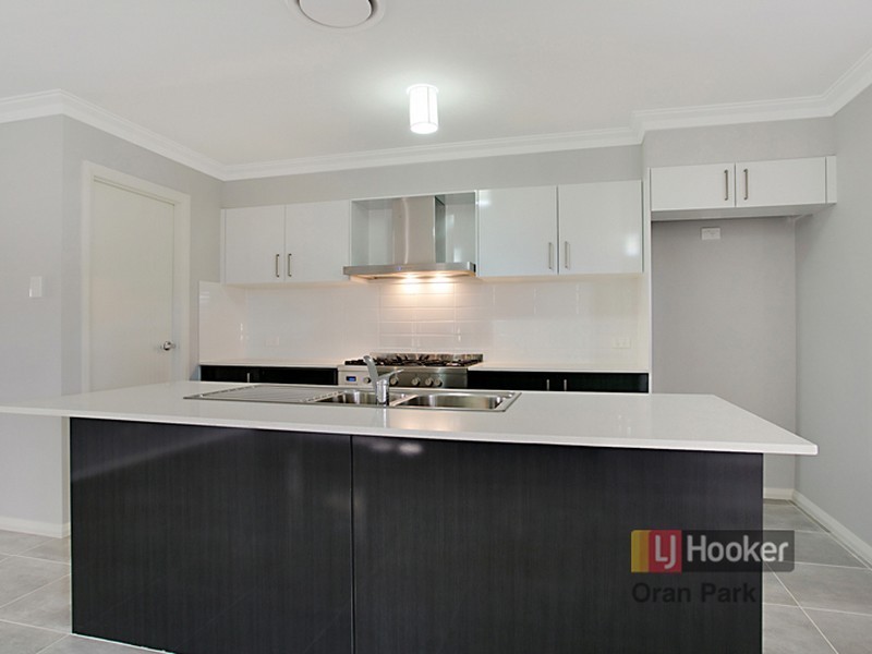 9 Taylor Street, Oran Park NSW 2570