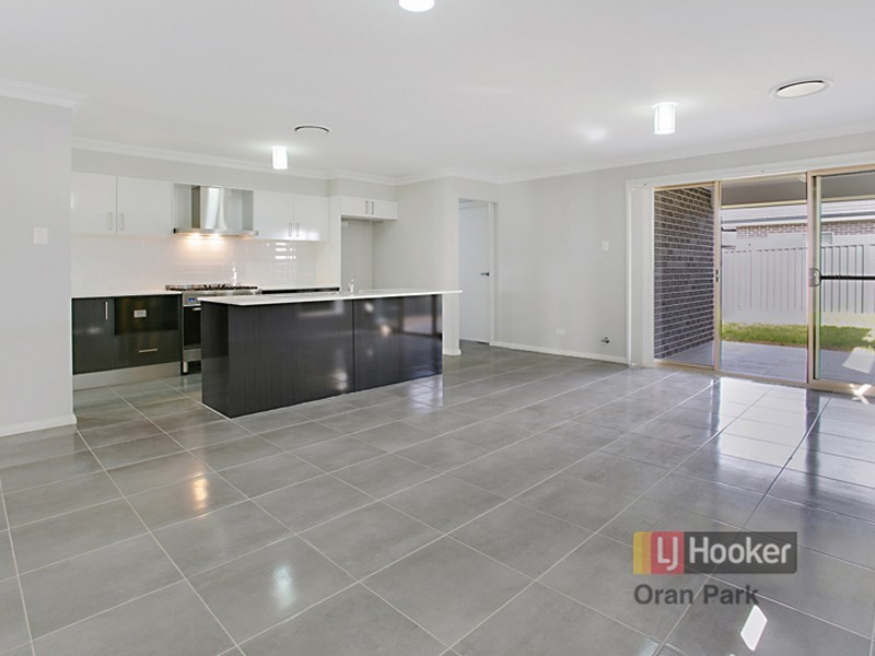 9 Taylor Street, Oran Park NSW 2570