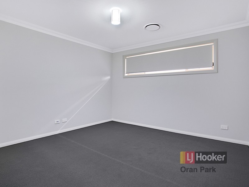 9 Taylor Street, Oran Park NSW 2570