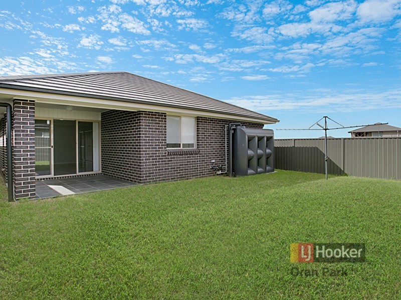 9 Taylor Street, Oran Park NSW 2570